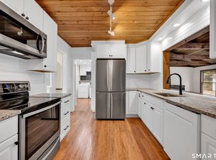 902 W River St, Milford, CT 06461