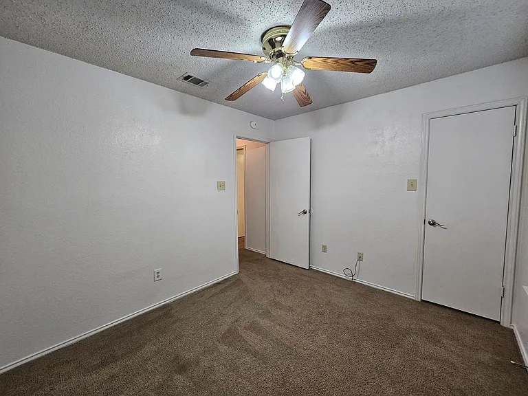 5101 Glennwood Dr — Photo 9
