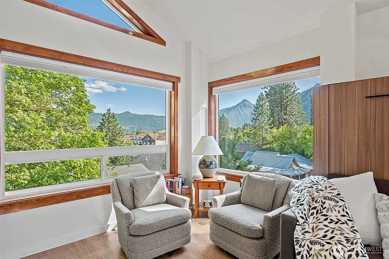 Studio, 450 sqft, $1,700 — Photo 2