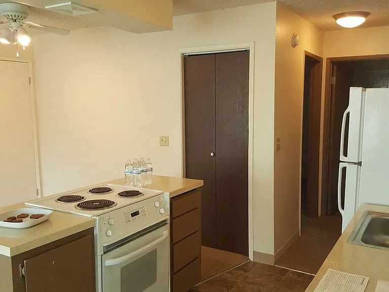 Tristin Square Apartments — Photo 19
