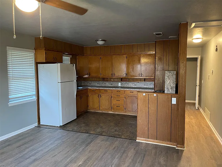 106 E Nelson St #A — Photo 5