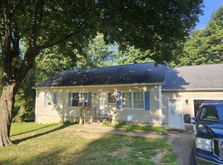 7 Brewer St, Uncasville, CT 06382
