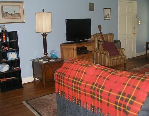 5th image of 32 Warbler St