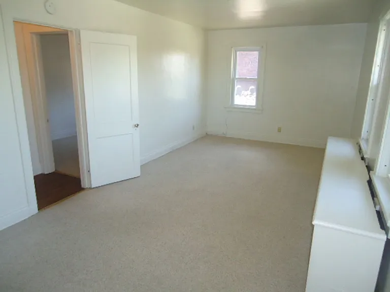 5600-5602 Beacon St #5604 — Photo 4