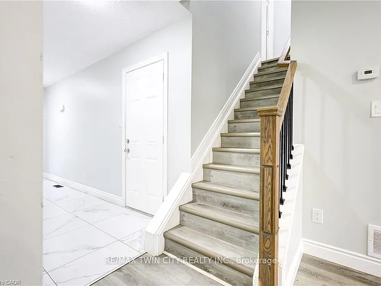 110 Commonwealth St — Photo 13