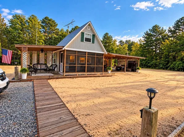 136 Leisure Shore Rd, Como, NC 27818