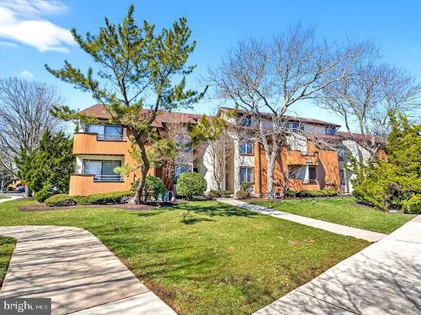 142 Reef Dr, Ocean City, NJ 08226