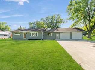 307 S Walnut St, Wenona, IL 61377