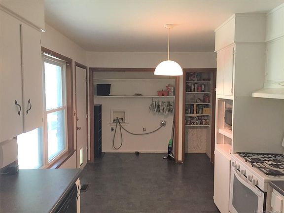 5th image of 1526 S 76th Ave E