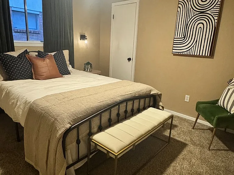 2406 Strait Ln — Photo 9