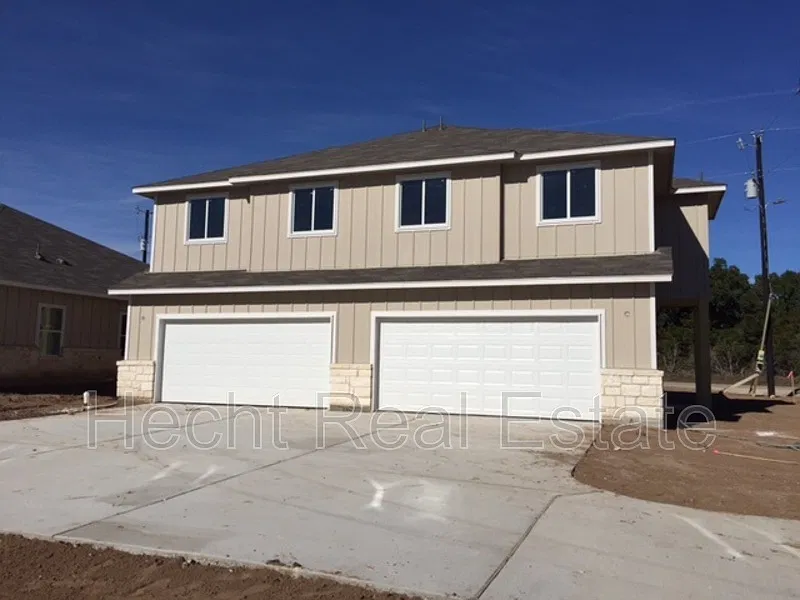 3 bed, 2.5 bath, 1403 sqft, $1,495 — Photo 1