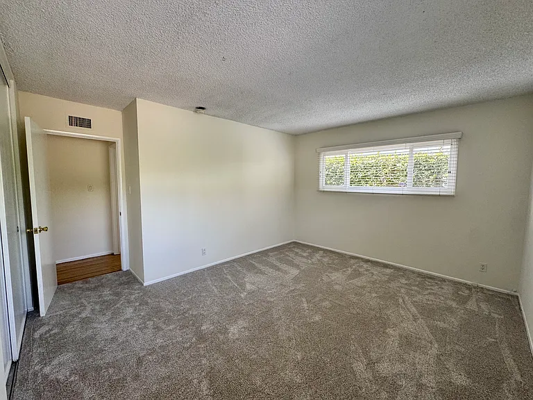 7928 Owensmouth Ave — Photo 17