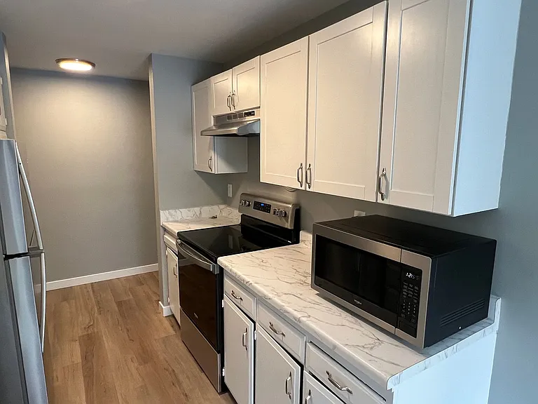 Eagle Court Apartments — Photo 23