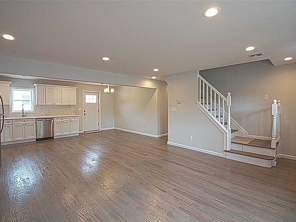 4th image of 2917 Jerusalem Ave