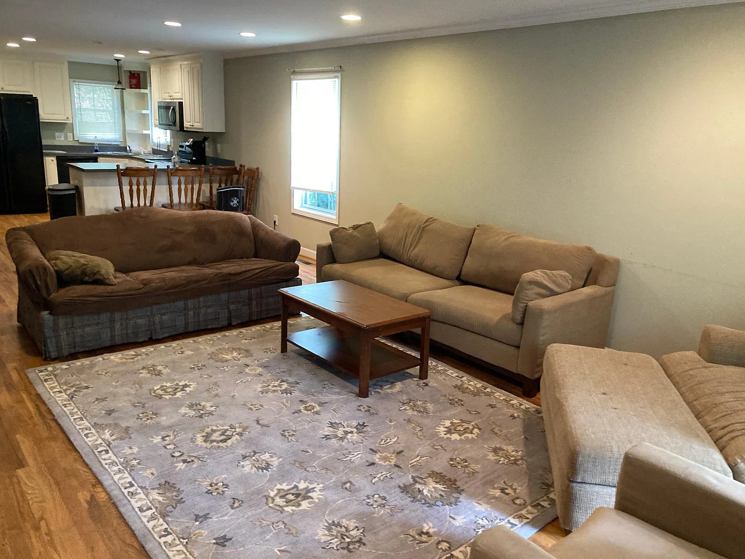 4 bed, 1648 sqft, $2,175 — Photo 3