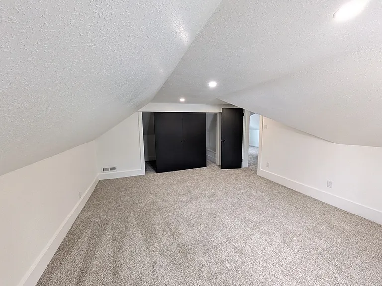 160 Guilford St — Photo 19