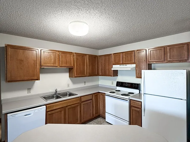 221 2nd St #307 — Photo 4