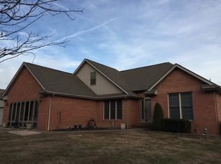106 N Peach St, Lynnville, IN 47619