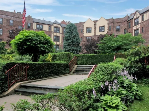 525 West 238th Street