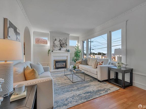 3rd image of 2570 31st Ave