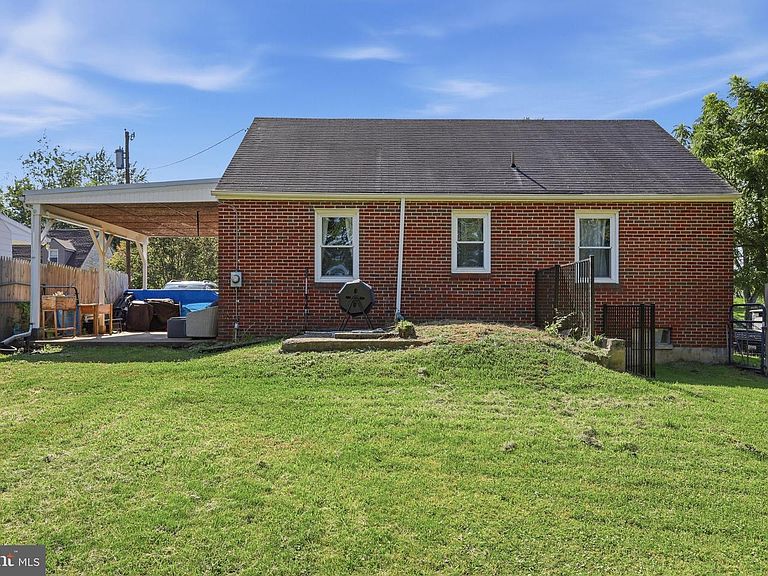 Listing photo 5