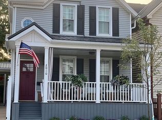 2010 W 10th St, Cleveland, OH 44113