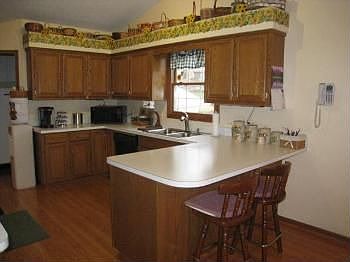 4th image of 3400 Donegal Dr NE