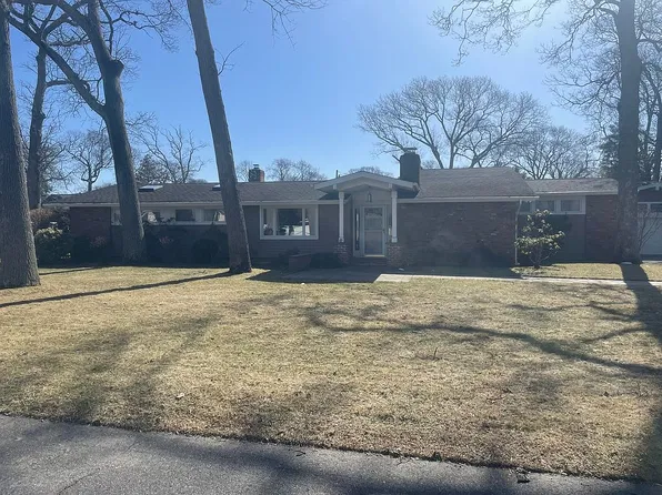 12 Bay 2nd St, Islip, NY 11751