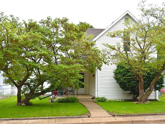 2nd image of 755 Gordon St