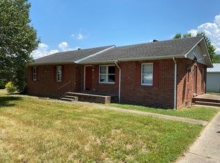 37 Park St, Clay, KY 42404