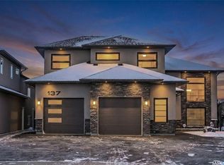 137 Gillies BAY, Saskatoon, SK S7V 0J8