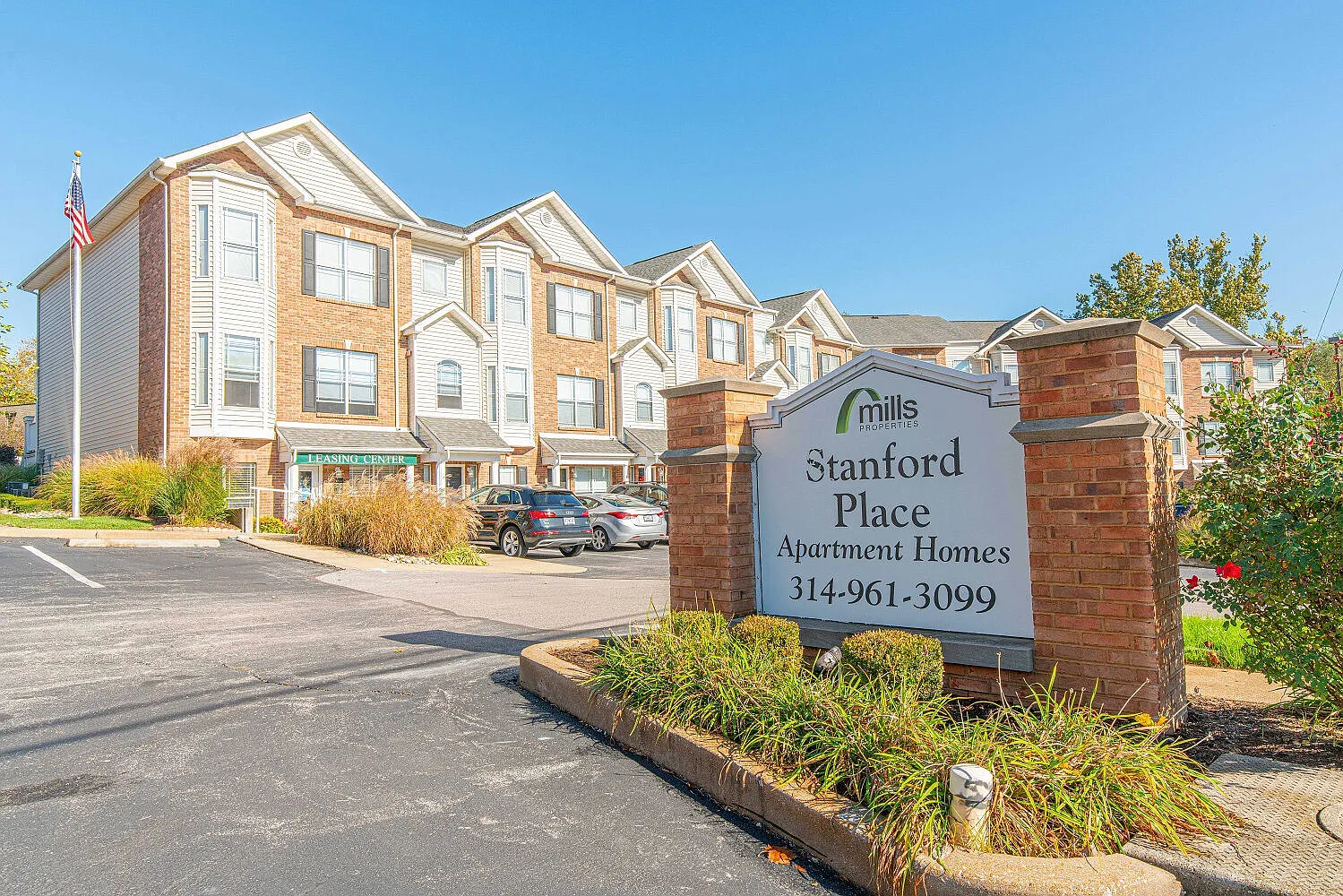 Stanford Place — Photo 1