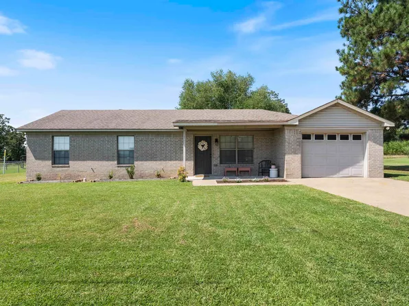 71 N Church St, Vilonia, AR 72173