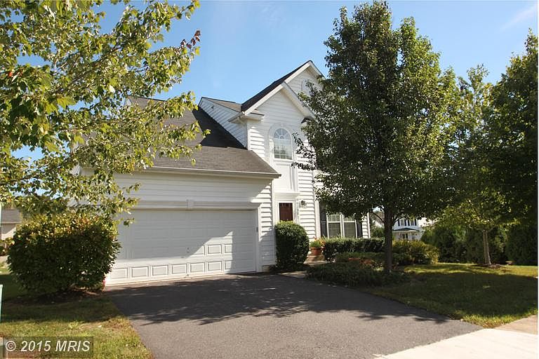 1st image of 901 Riverdale Cir