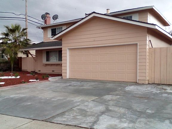 5th image of 1420 Yosemite Dr