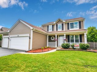 5484 McKenzie Dr, Lake In The Hills, IL 60156