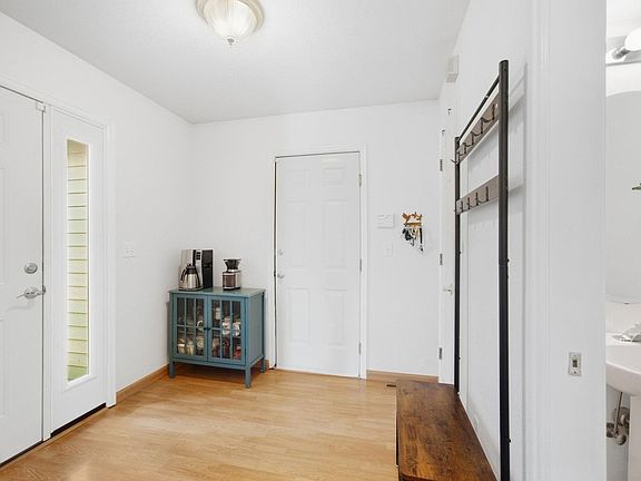 4th image of 2905 Neil Dr #16