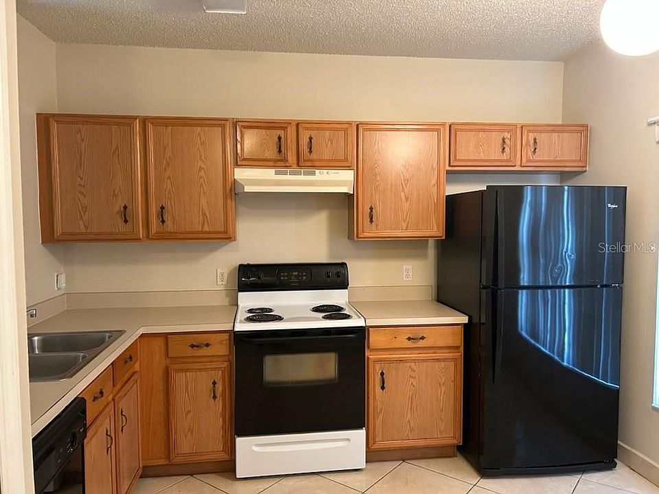 1st image of 736 Paris Dr