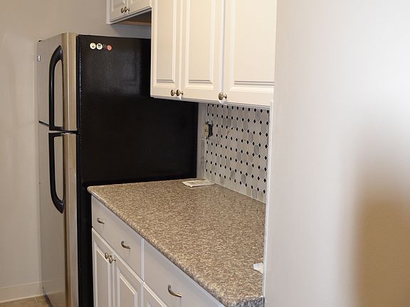 5th image of 1620 E Broad Street #201
