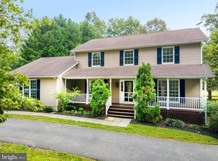 5901 Moore Rd, Marshall, VA 20115