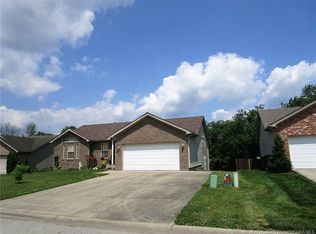 4433 Falling Leaf Dr, Sellersburg, IN 47172