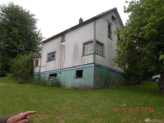 2nd image of 822 Montana St