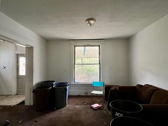 5th image of 77 S Warren Ave