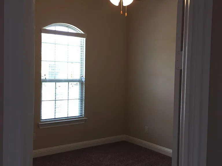 655 Kimblewick Dr — Photo 10