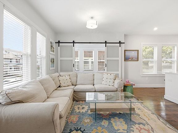 5th image of 46-48 Franconia St #1