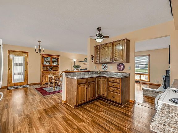 5th image of 572 Wencella Dr
