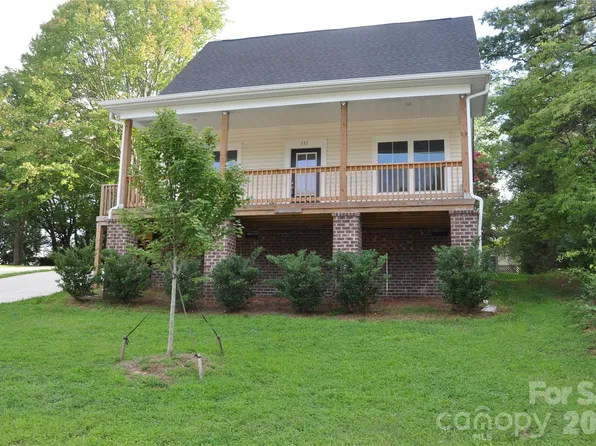 331 Nesbit Ave, Mooresville, NC 28115