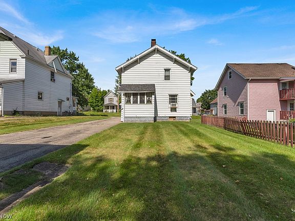 4th image of 145 Millet Ave