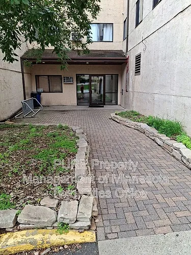 221 Grand Ave W #204 Photo 1
