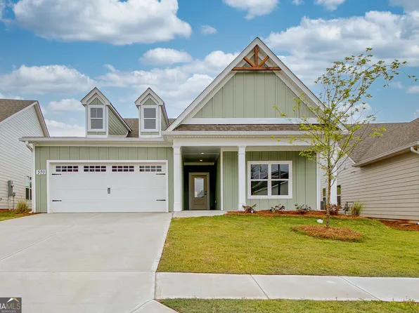 370 Redhaven Dr, Senoia, GA 30276